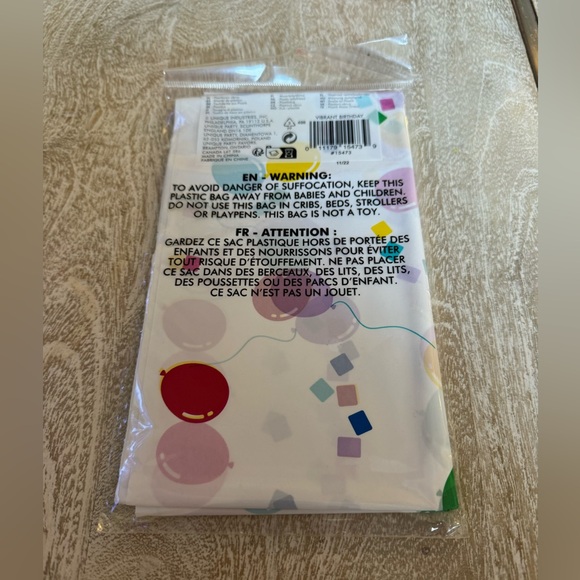 Party Plastic Tablecloth - Picture 2 of 2